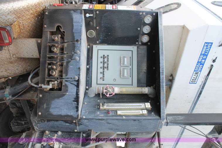 image for item L4275 2012 Mack GU433 mixer truck