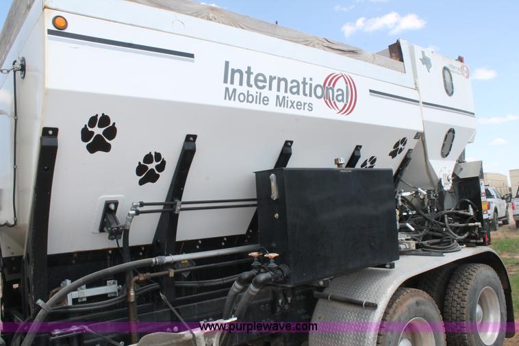 image for item L4275 2012 Mack GU433 mixer truck