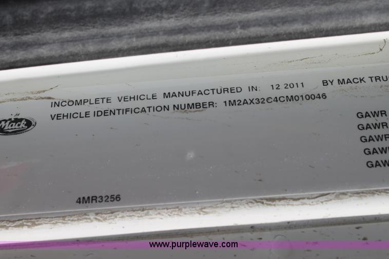 image for item L4275 2012 Mack GU433 mixer truck