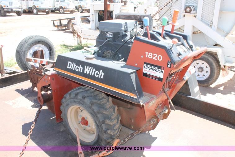 image for item L4279 2004 Ditch Witch 1820HE trencher and trailer