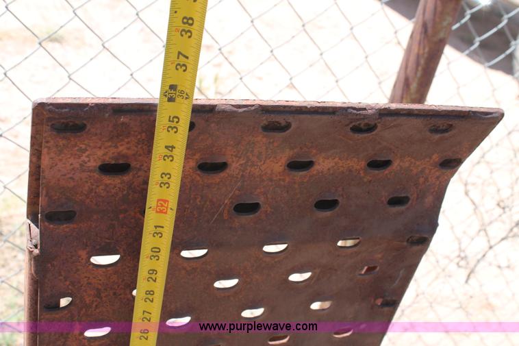 image for item L4279 2004 Ditch Witch 1820HE trencher and trailer