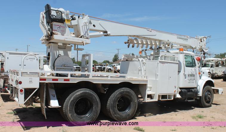 image for item L4284 1999 International 4900 digger derrick truck