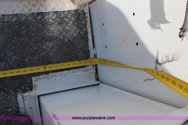 image for item L4284 1999 International 4900 digger derrick truck