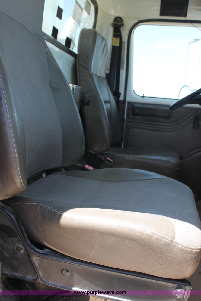 image for item L4284 1999 International 4900 digger derrick truck