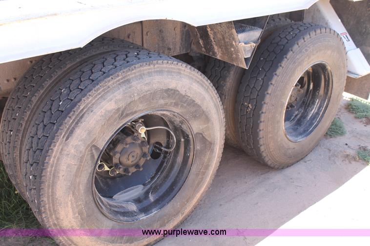 image for item L4284 1999 International 4900 digger derrick truck