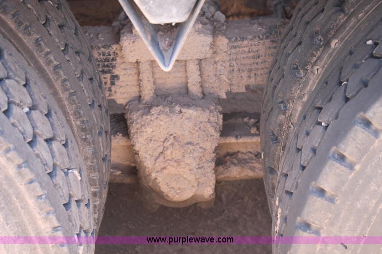 image for item L4284 1999 International 4900 digger derrick truck