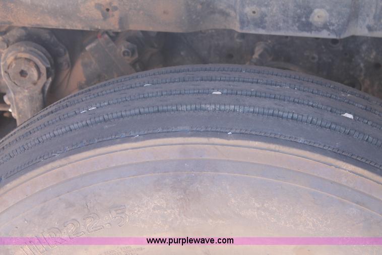 image for item L4284 1999 International 4900 digger derrick truck