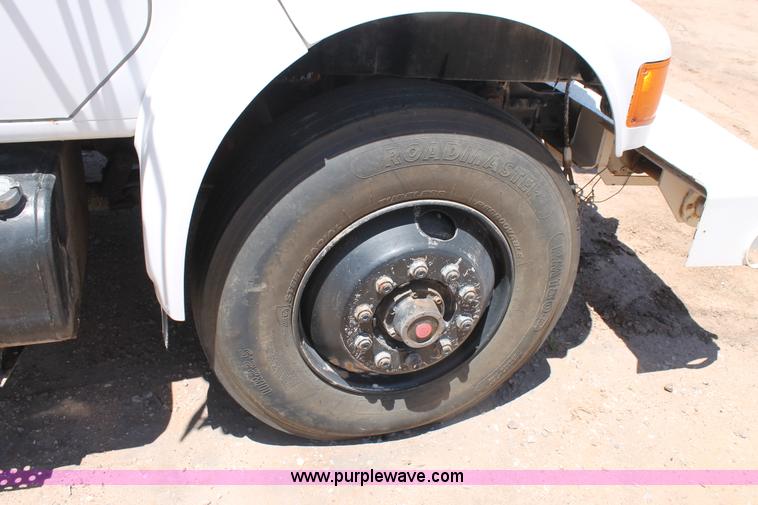 image for item L4284 1999 International 4900 digger derrick truck