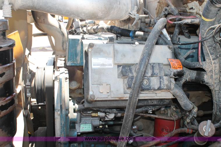 image for item L4284 1999 International 4900 digger derrick truck