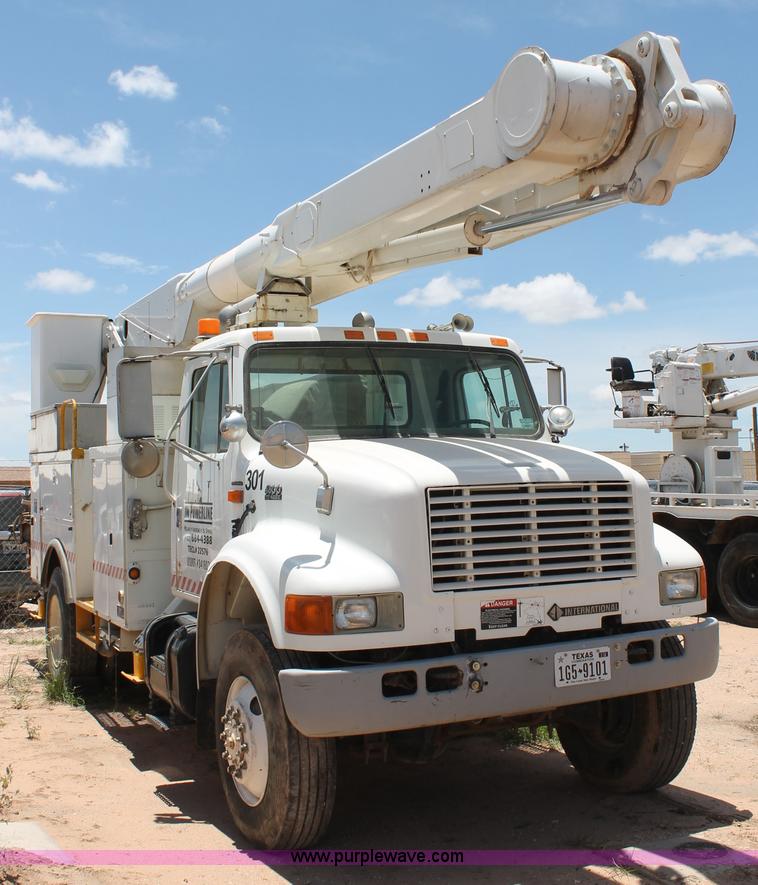 image for item L4285 2002 International 4800 bucket truck