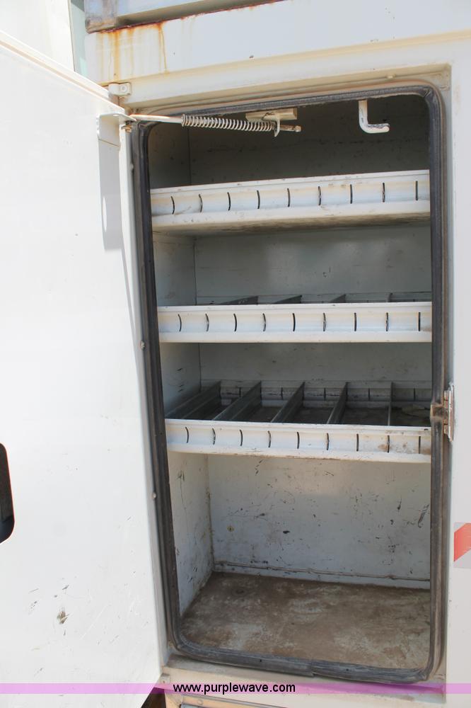 image for item L4285 2002 International 4800 bucket truck