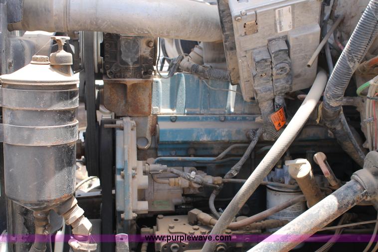 image for item L4285 2002 International 4800 bucket truck