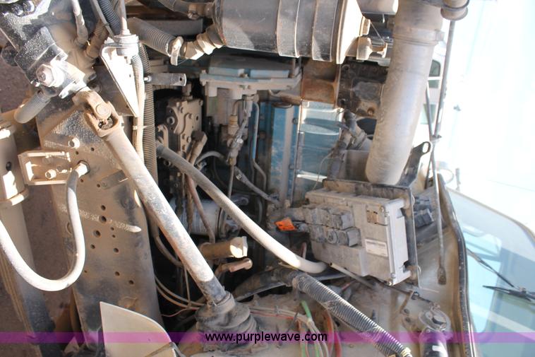 image for item L4285 2002 International 4800 bucket truck