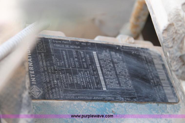 image for item L4285 2002 International 4800 bucket truck