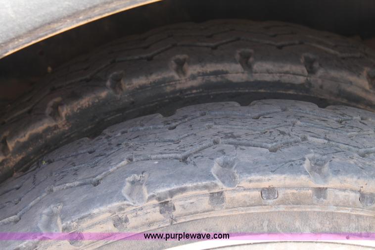 image for item L4285 2002 International 4800 bucket truck