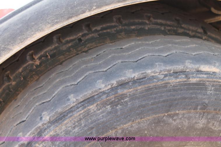 image for item L4285 2002 International 4800 bucket truck