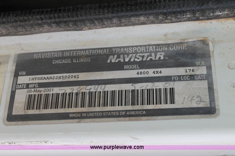 image for item L4285 2002 International 4800 bucket truck