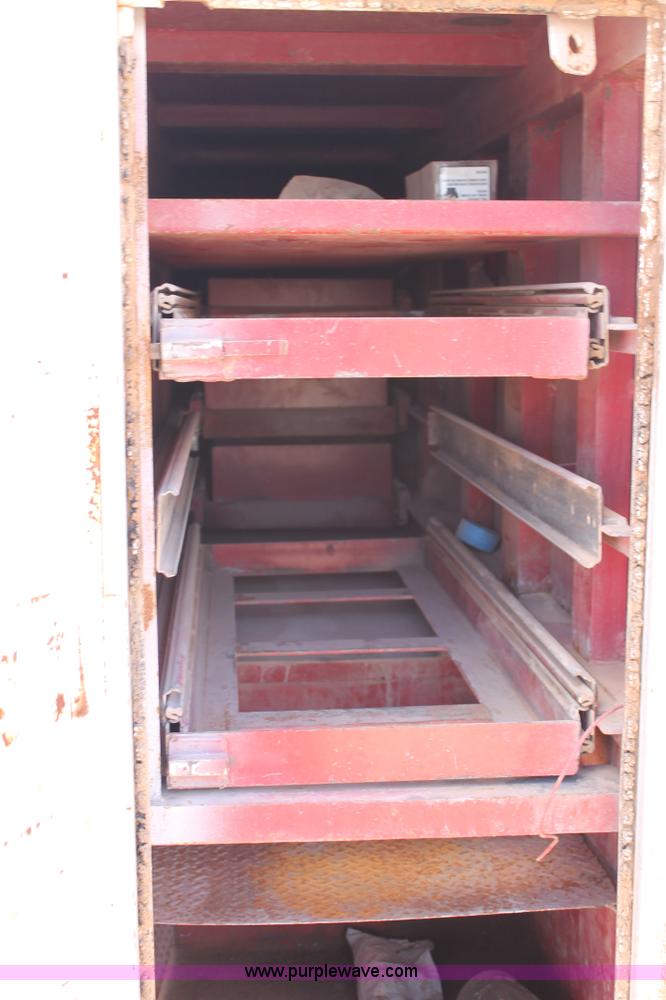 image for item L4286 1994 International 4900 flatbed truck