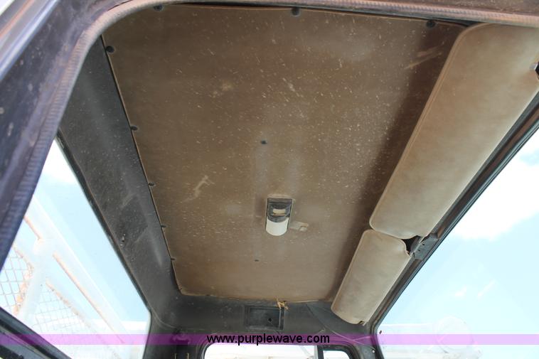 image for item L4286 1994 International 4900 flatbed truck