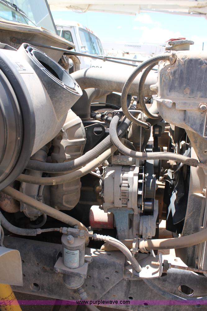 image for item L4286 1994 International 4900 flatbed truck