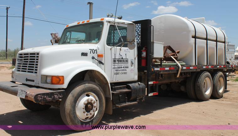 image for item L4288 1996 International 4900 flatbed truck