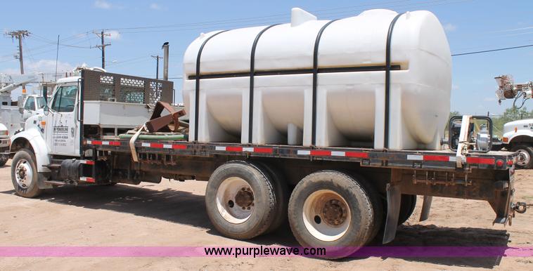 image for item L4288 1996 International 4900 flatbed truck