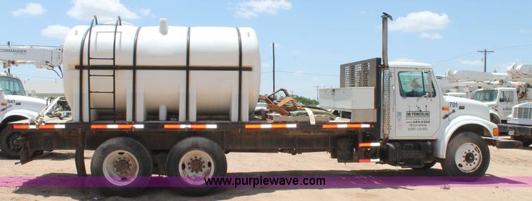 image for item L4288 1996 International 4900 flatbed truck