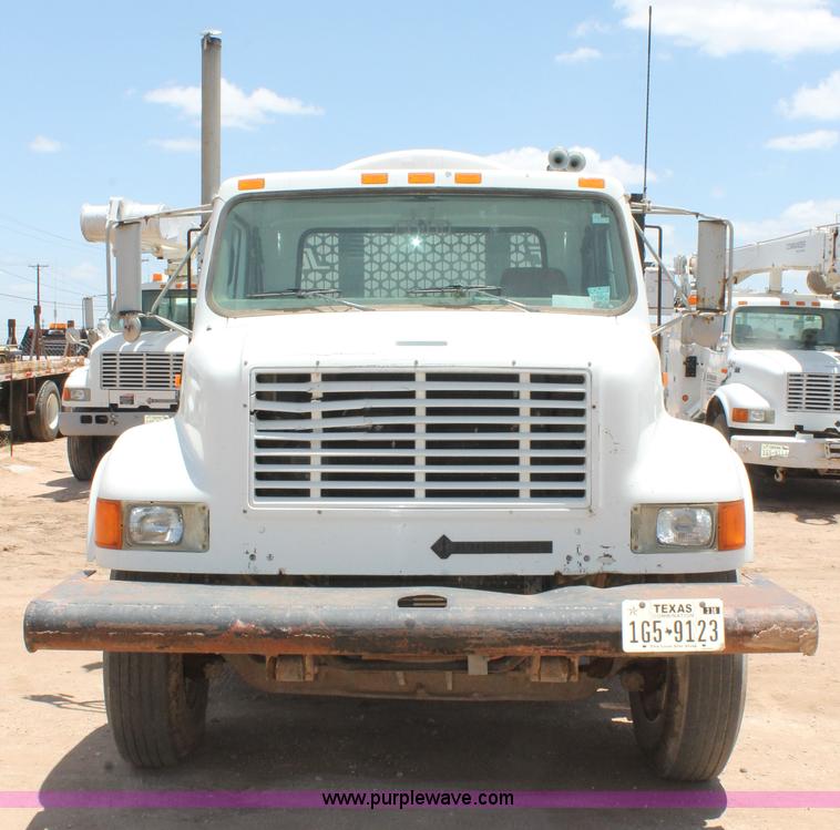 image for item L4288 1996 International 4900 flatbed truck