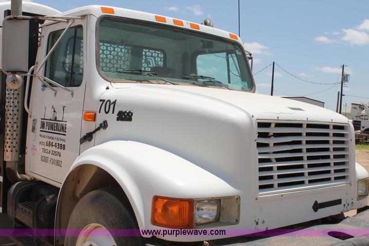 image for item L4288 1996 International 4900 flatbed truck