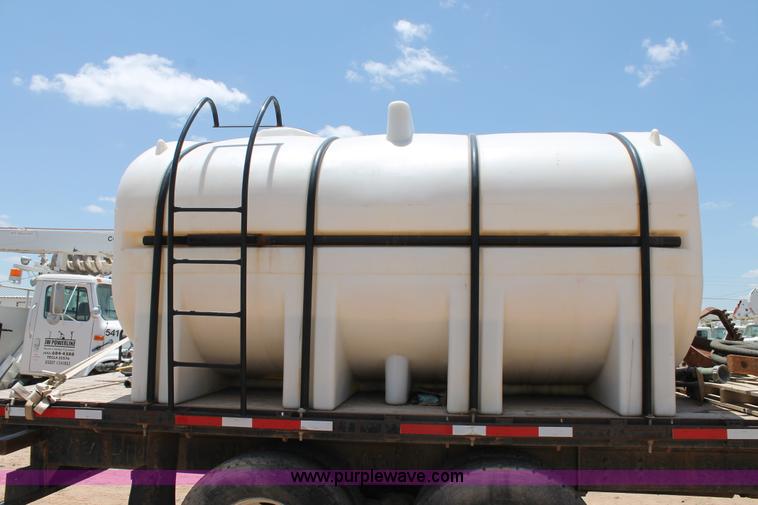 image for item L4288 1996 International 4900 flatbed truck