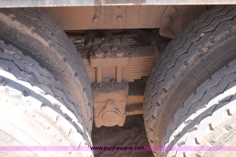 image for item L4288 1996 International 4900 flatbed truck