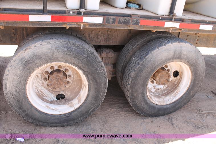 image for item L4288 1996 International 4900 flatbed truck