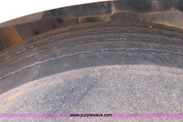 image for item L4288 1996 International 4900 flatbed truck