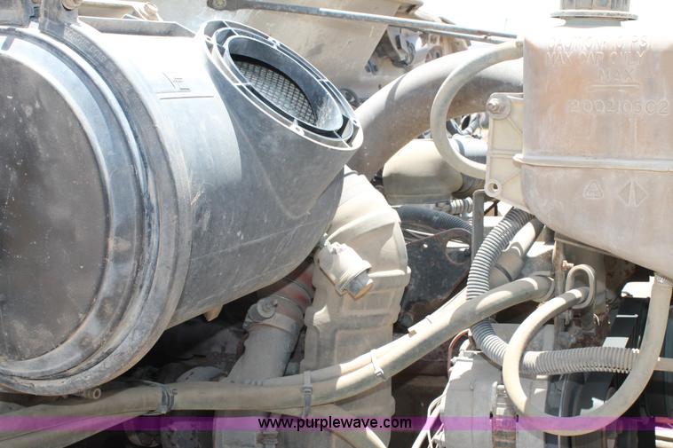 image for item L4288 1996 International 4900 flatbed truck