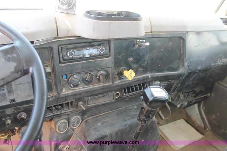 image for item L4288 1996 International 4900 flatbed truck