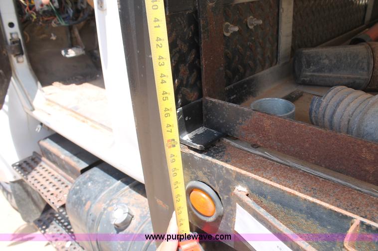 image for item L4288 1996 International 4900 flatbed truck