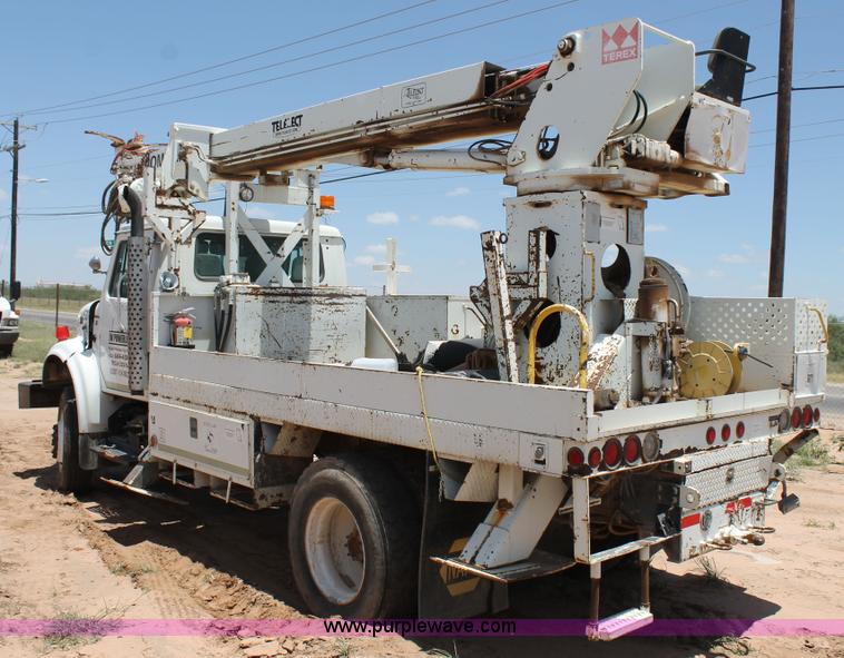 image for item L4289 2002 International 4800 digger derrick truck