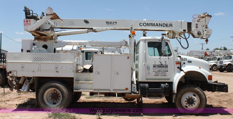 image for item L4289 2002 International 4800 digger derrick truck