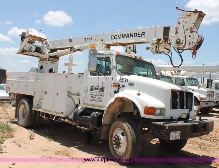 image for item L4289 2002 International 4800 digger derrick truck