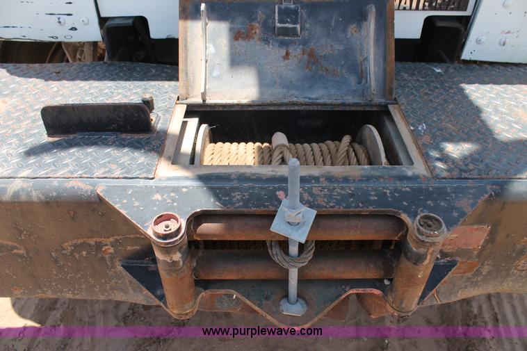 image for item L4289 2002 International 4800 digger derrick truck