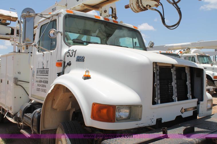 image for item L4289 2002 International 4800 digger derrick truck