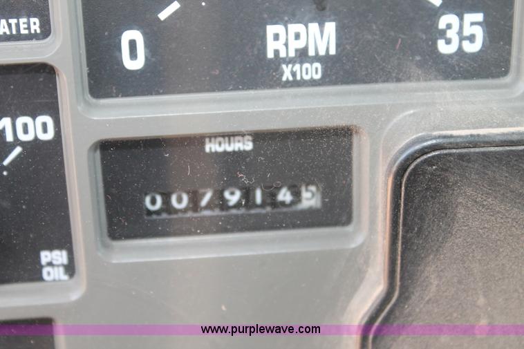 image for item L4289 2002 International 4800 digger derrick truck