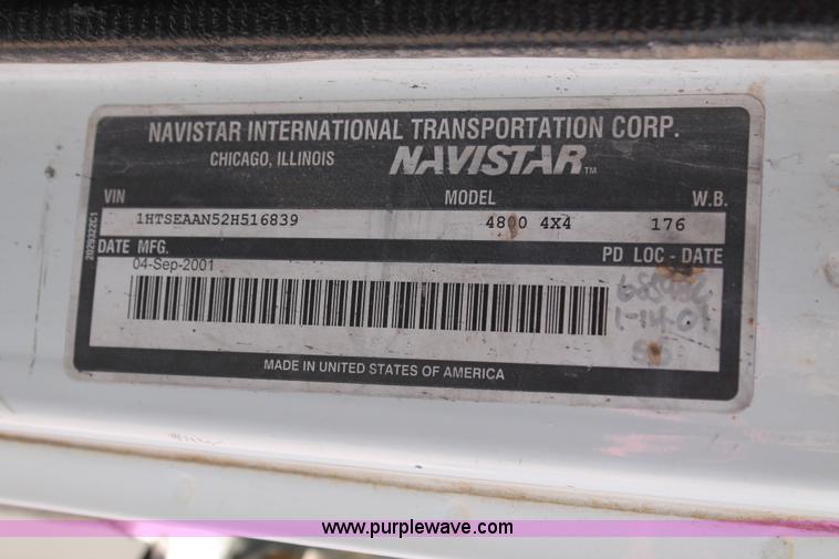 image for item L4289 2002 International 4800 digger derrick truck