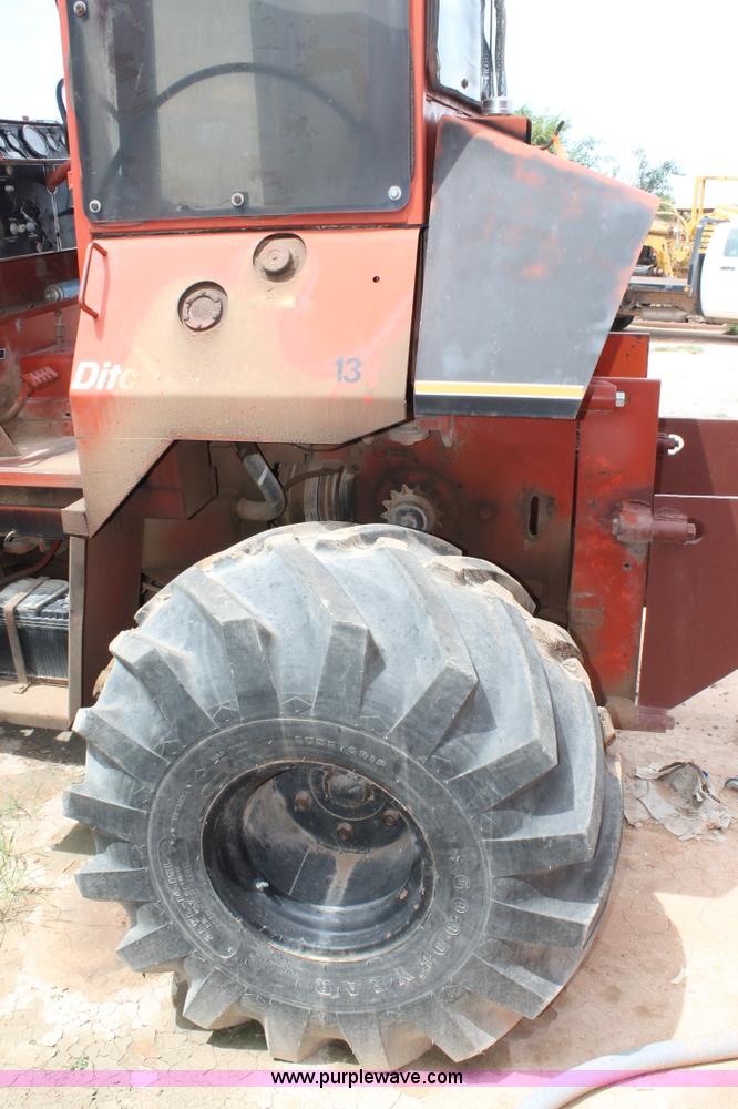image for item L4304 1978 Ditch Witch R100D trencher