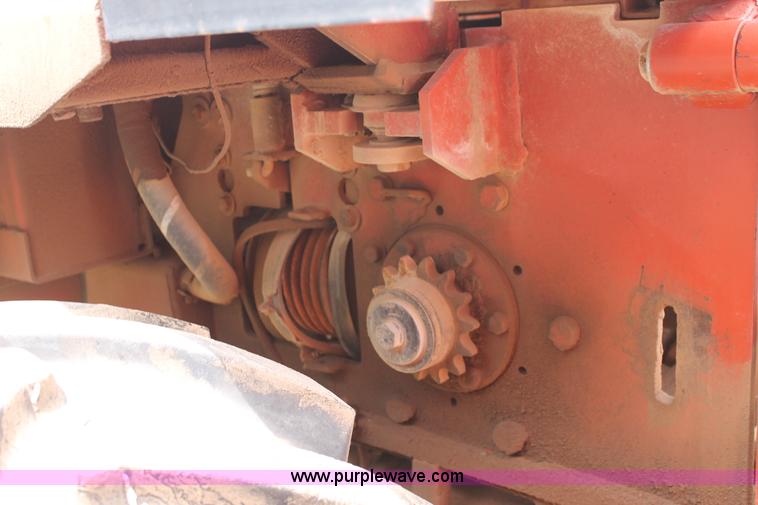 image for item L4304 1978 Ditch Witch R100D trencher