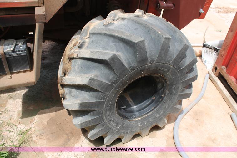 image for item L4304 1978 Ditch Witch R100D trencher