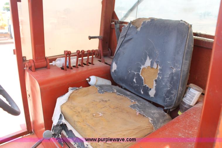 image for item L4304 1978 Ditch Witch R100D trencher