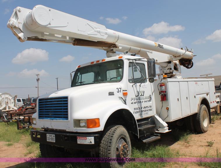 image for item L4305 2000 International 4800 bucket truck
