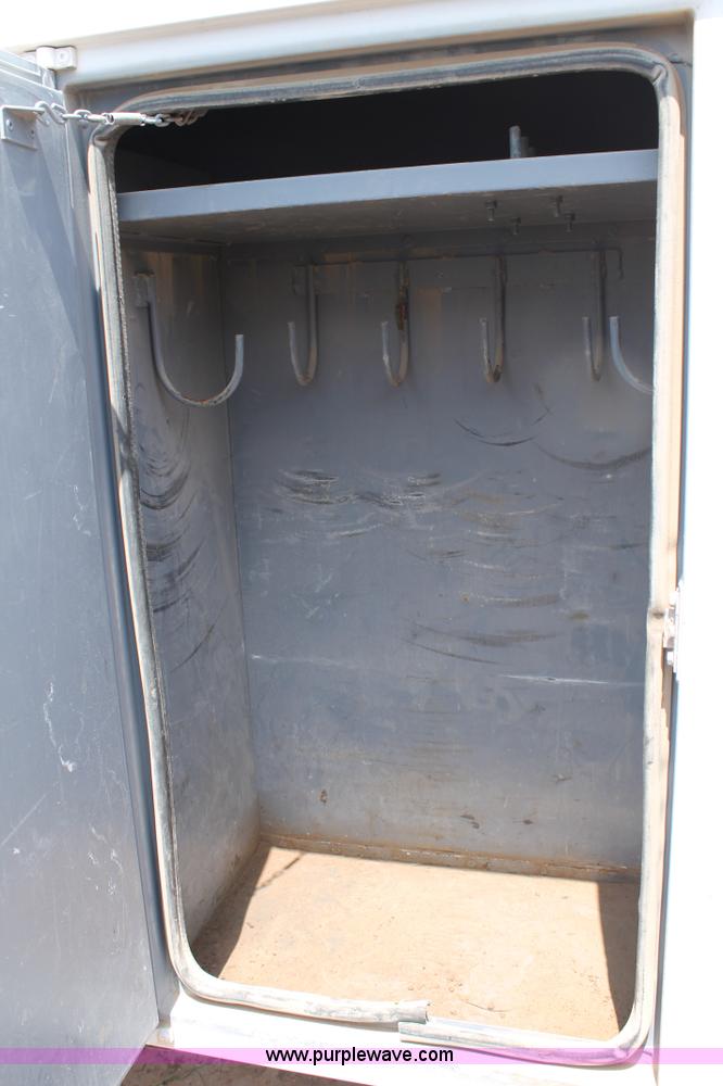 image for item L4305 2000 International 4800 bucket truck