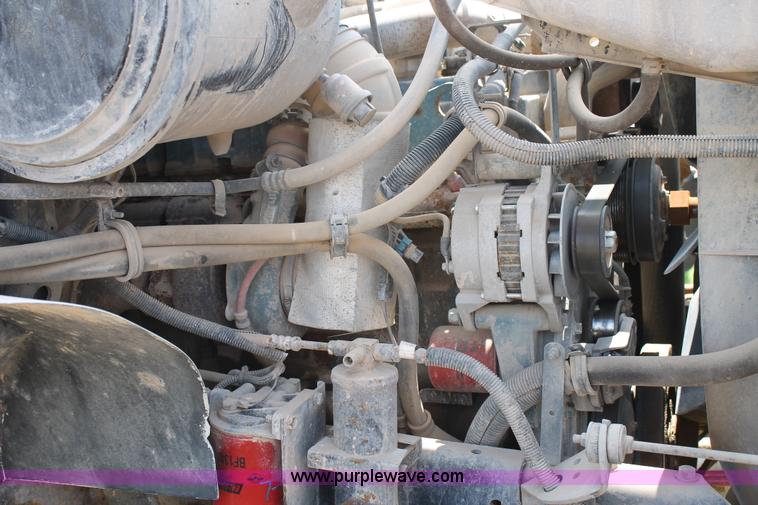 image for item L4305 2000 International 4800 bucket truck